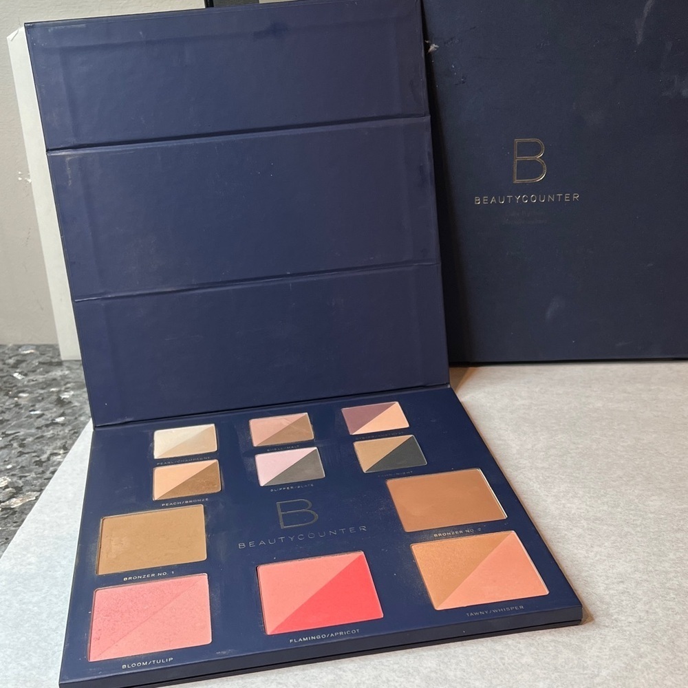 Beautycounter Color Portfolio Eyeshadows and Blush Set Made in Italy